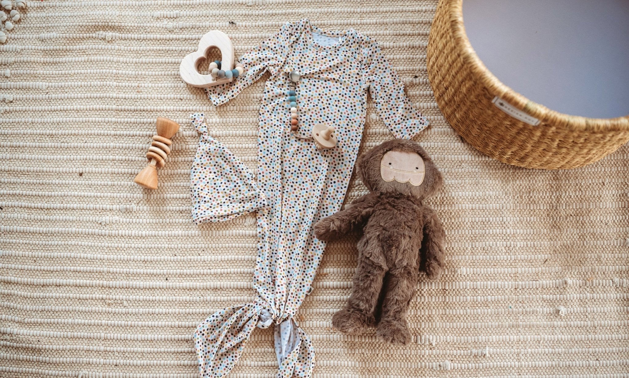 Heart Wooden Baby Grasping Toy with Teething Beads - Bannor-toys