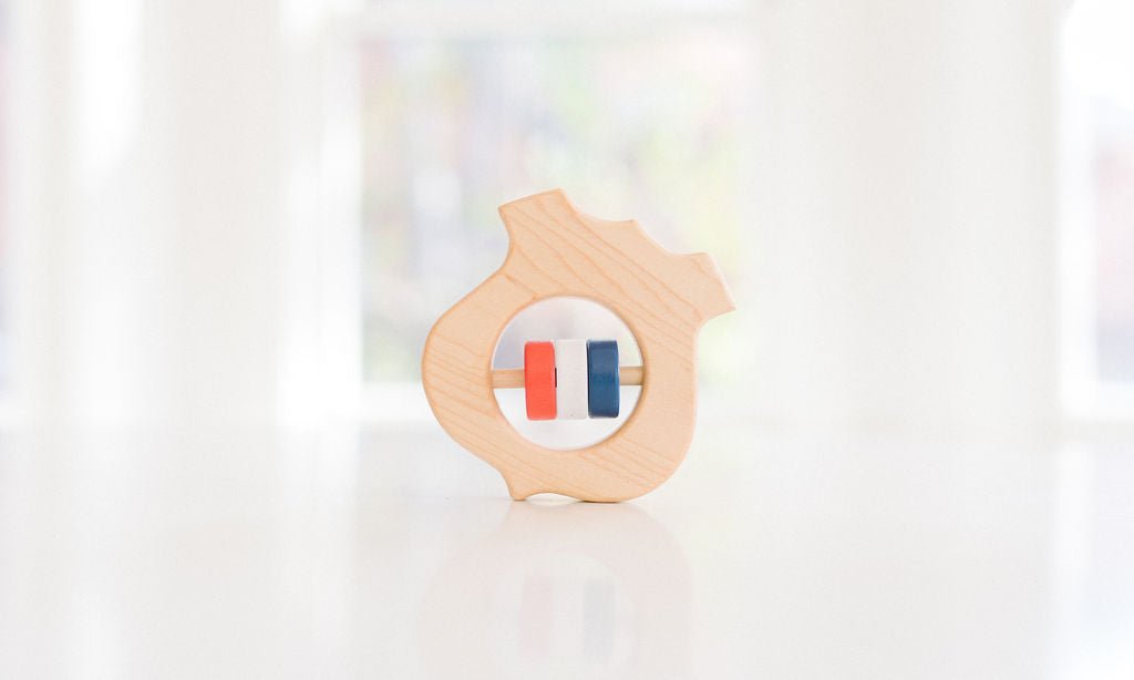 Shield Rattle - Bannor-toys - USA colors